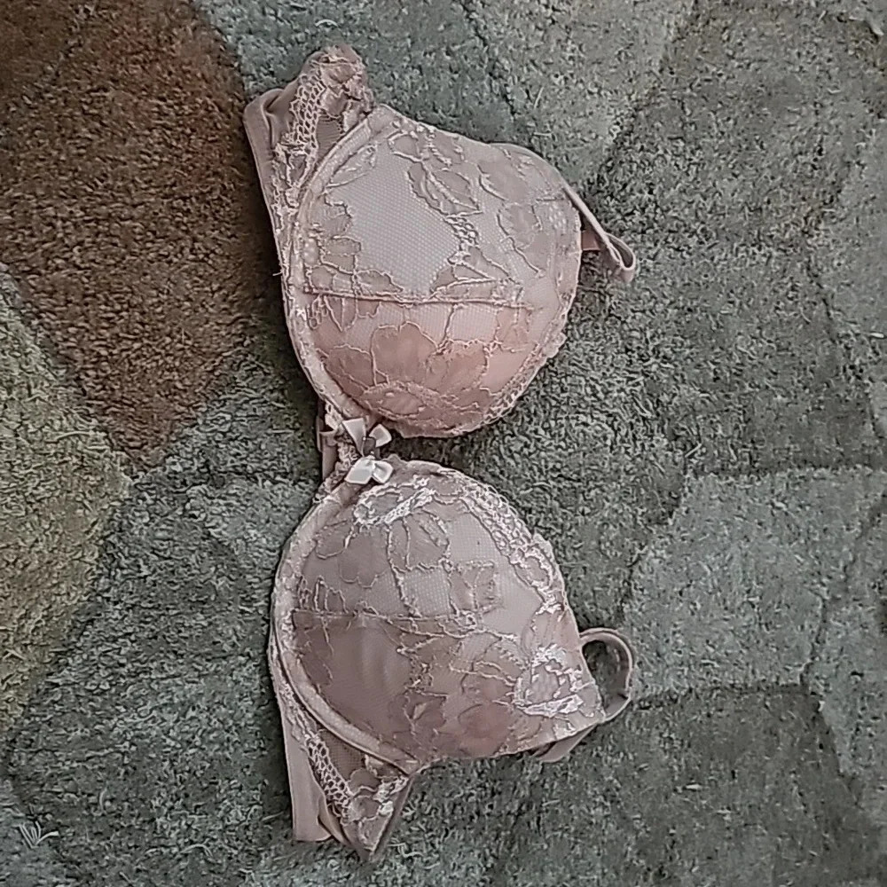 VS pushup bra